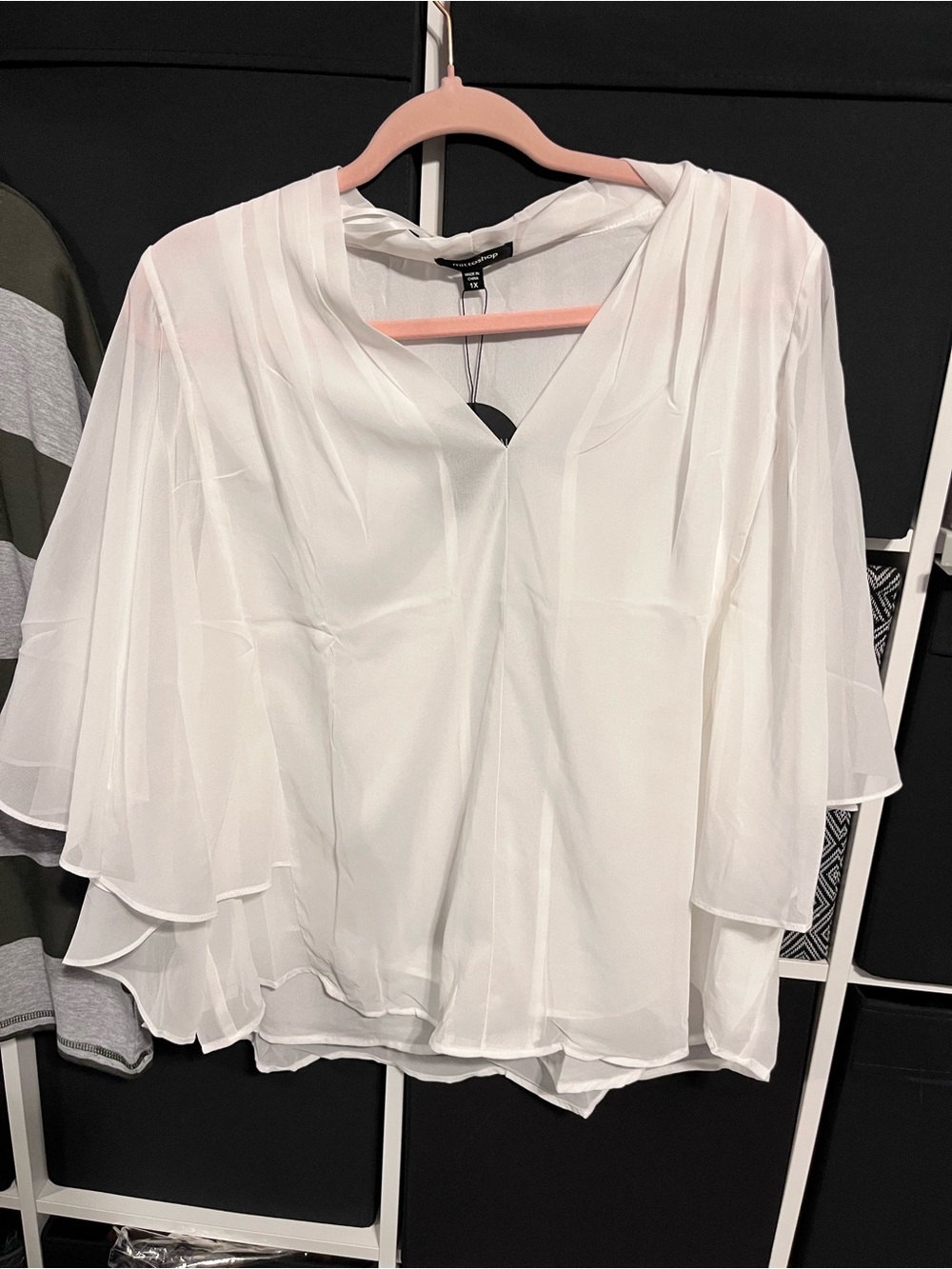 mittoshop White Layered Chiffon V-Neck Blouse